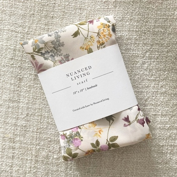 NWT Handmade Floral 18” x 18” Scarf L1043 - Picture 7 of 10